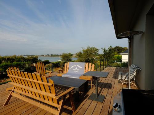 Le Beaupre Loft Vue Mer Imprenable in Reville, France