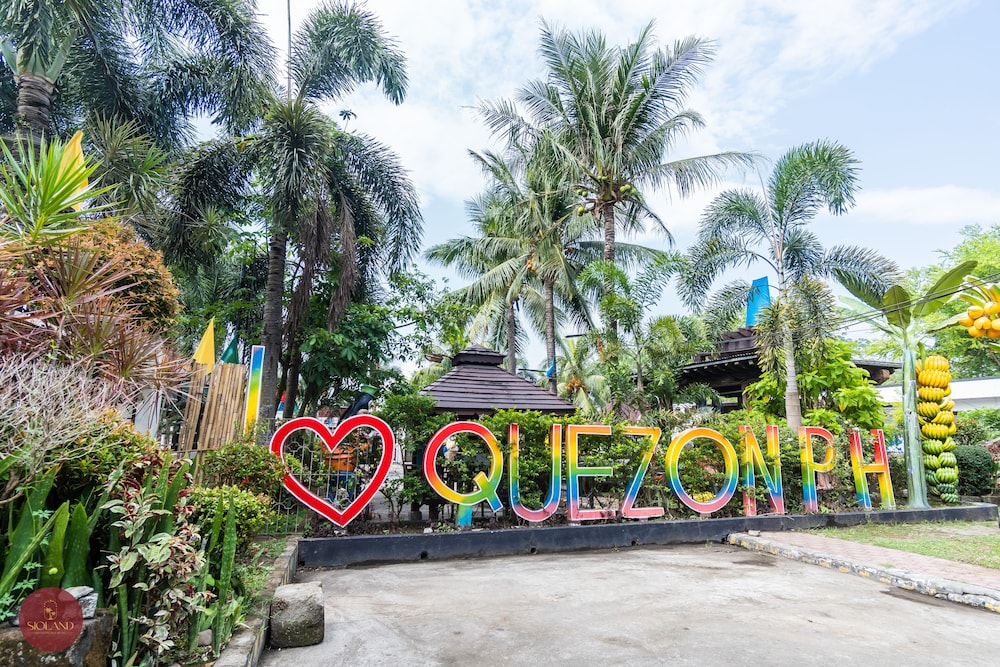 Quezon Premier Hotel Candelaria — hotel in Candelaria
