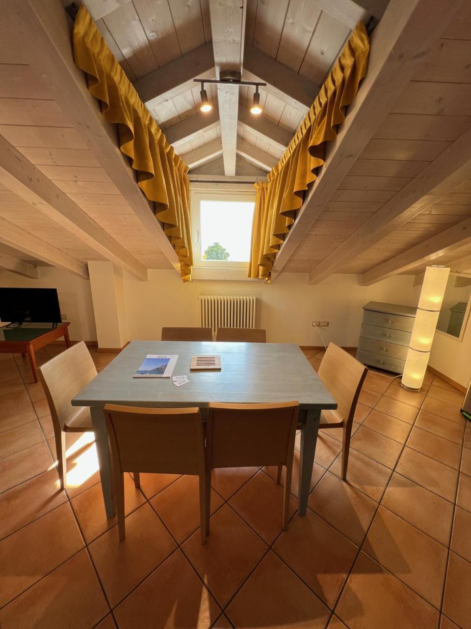 Studio Apartments Baia Azzurra 7 — 4-Star Luxury Hotel in Nago-Torbole, Italy