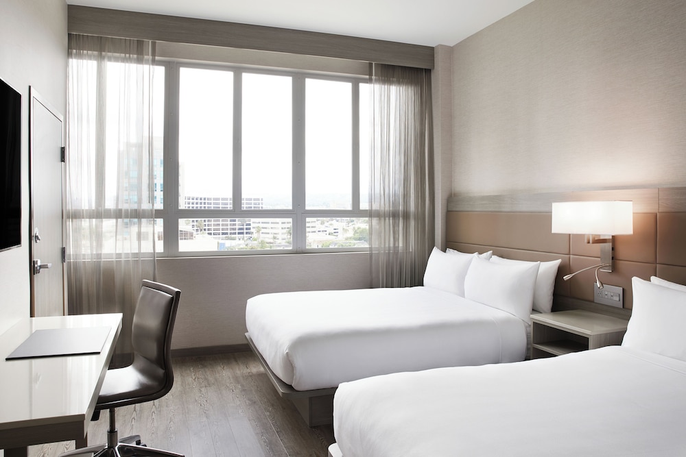 AC Hotel by Marriott Beverly Hills - photo 11