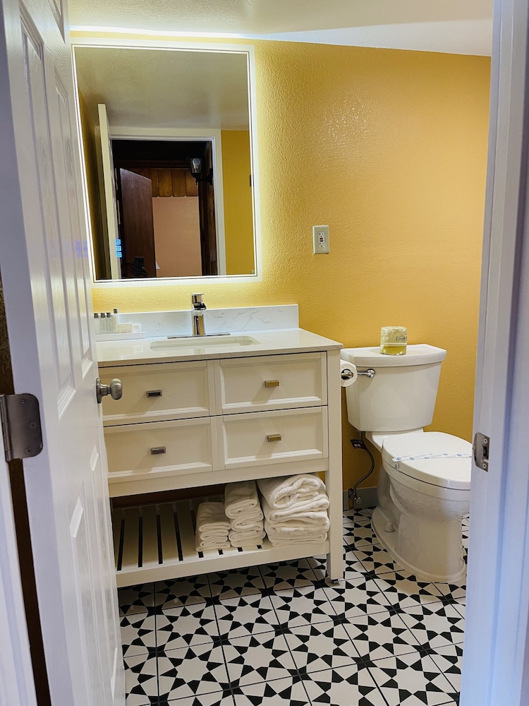 Apple Inn Motel - photo 41