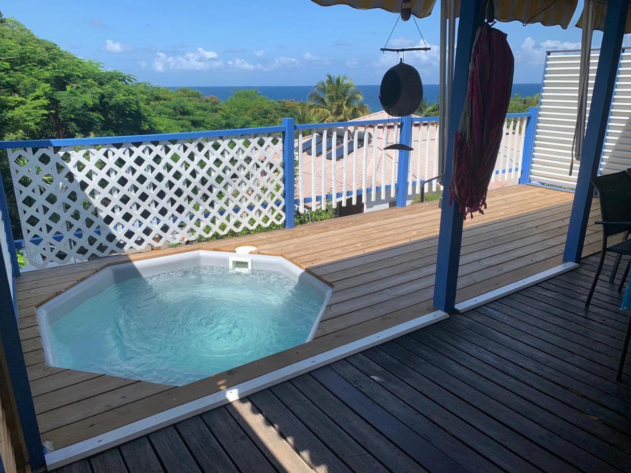 Le Colibri belle vue mer plage accés direct à 150m piscinette privé in Bouillante, Guadeloupe