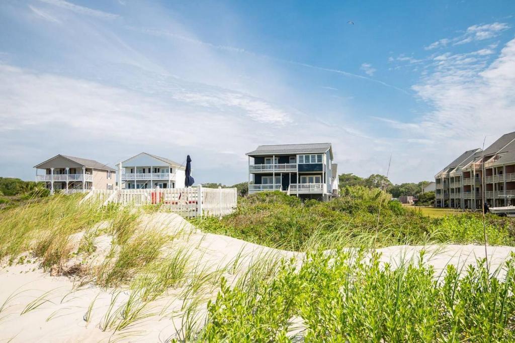Sweet Retreat by Oak Island Accommodations - photo 9