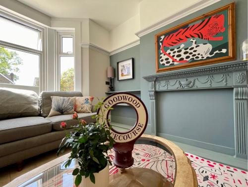 Artypophouse Unique home to create unique memories — 4-Star Luxury Hotel in Bognor Regis, United Kingdom