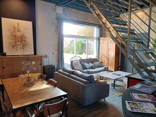 Grand Loft Design Avec Piscine Prox Futuroscope - carbon neutral hotel in Unknown City