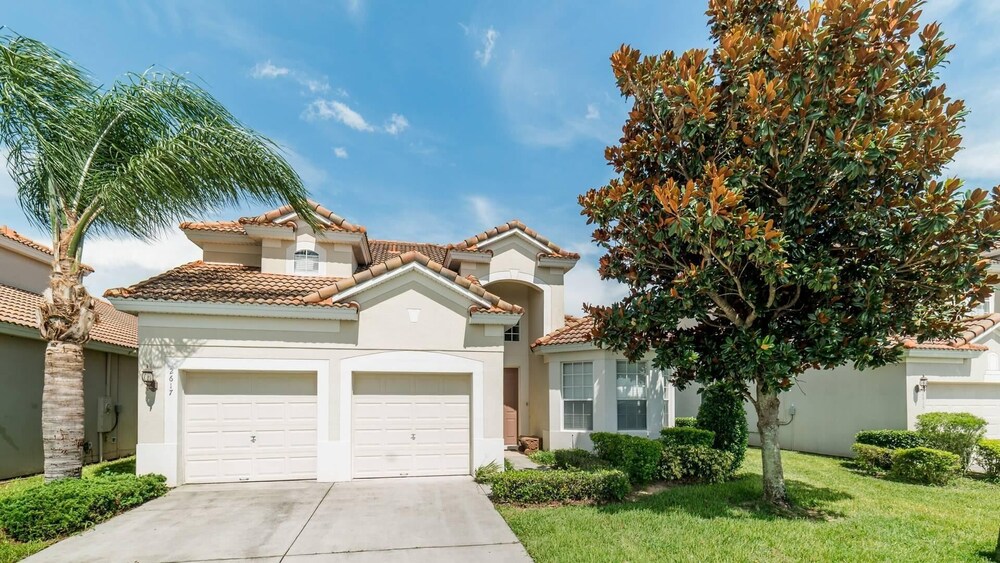 Gorgeous 5 Bedroom Pool Home in Windsor Hills Resort Kissimmee - featured photo