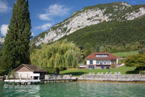 Villa Bagatelle Sarl Vision Luxe — 5-Star Luxury Hotel in Veyrier-Du-Lac, France