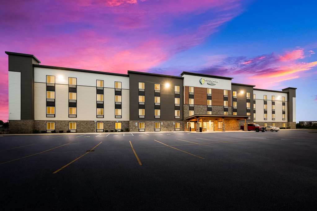 WoodSpring Suites Wixom Novi - photo 3