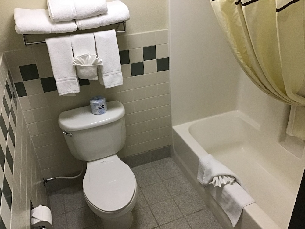 AmericInn by Wyndham Cody - photo 36