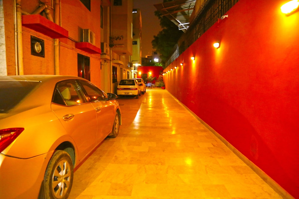 Luxury Inn - carbon neutral hotel in Karachi