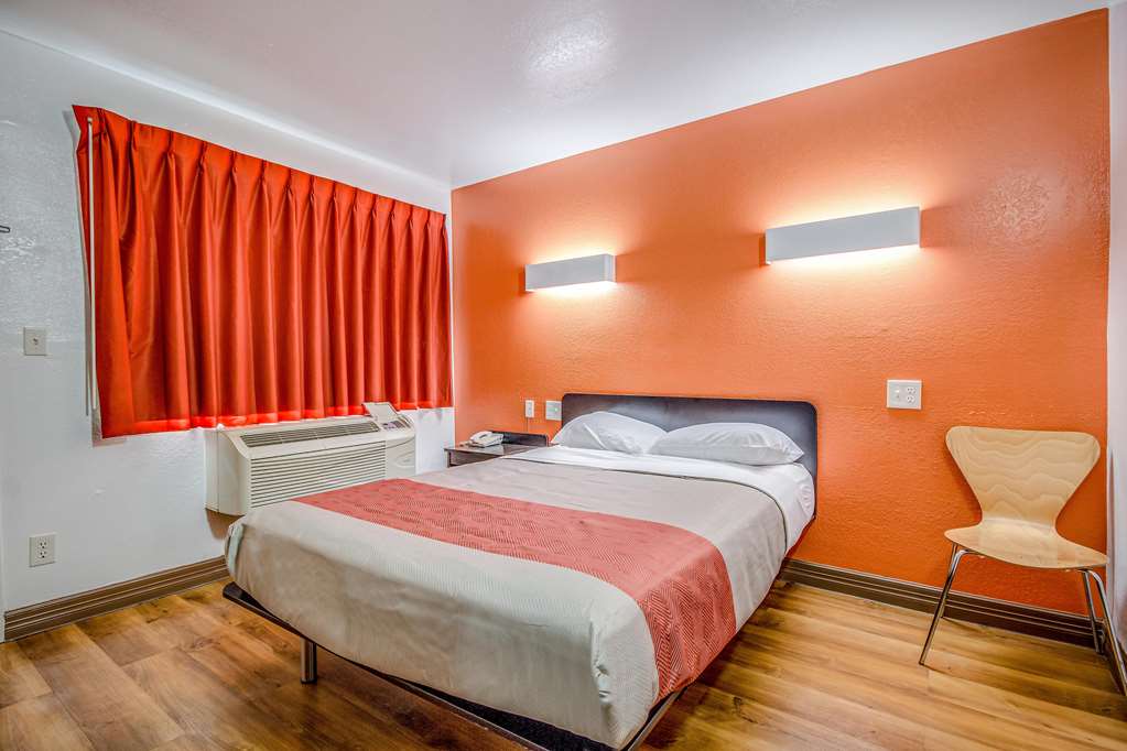 Motel 6 Conroe TX - photo 9