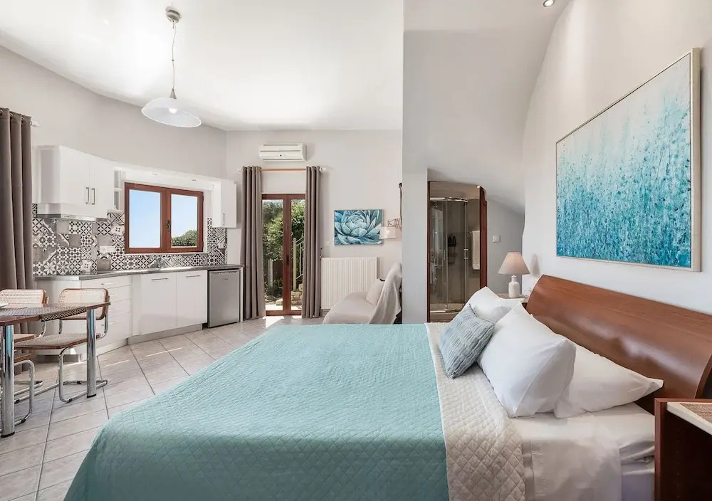 Elsa Studios in Agia Marina, Greece