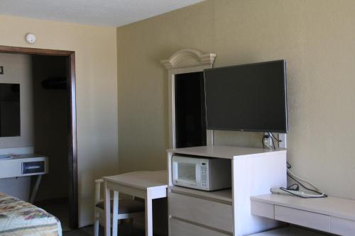 Lodge Usa Motel - photo 10