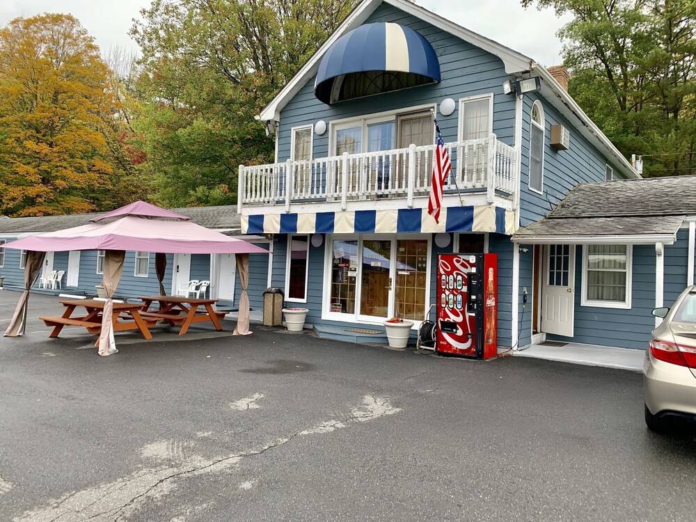 American Inn Lee - photo 19