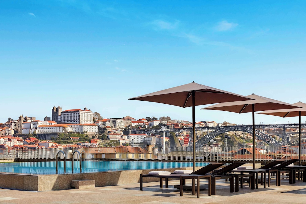 Tivoli Kopke Porto Gaia Hotel — 5-Star Luxury Hotel in Vila Nova De Gaia, Portugal