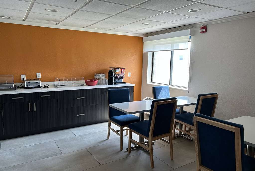 Baymont by Wyndham Orlando South - photo 48