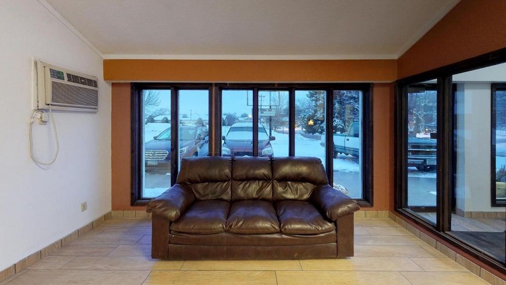 Waconia Inn & Suites - photo 21