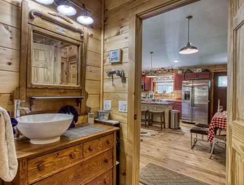 The Barn Hot Tub WIFI 560 FREE tickets each paid day - photo 31