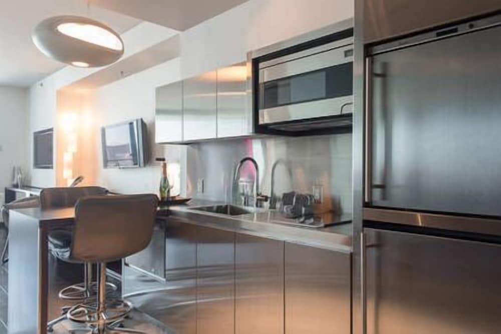 Luxury Suites at the Palms - photo 16