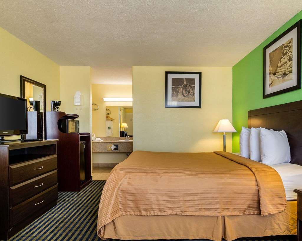 Quality Inn Liberal - photo 15