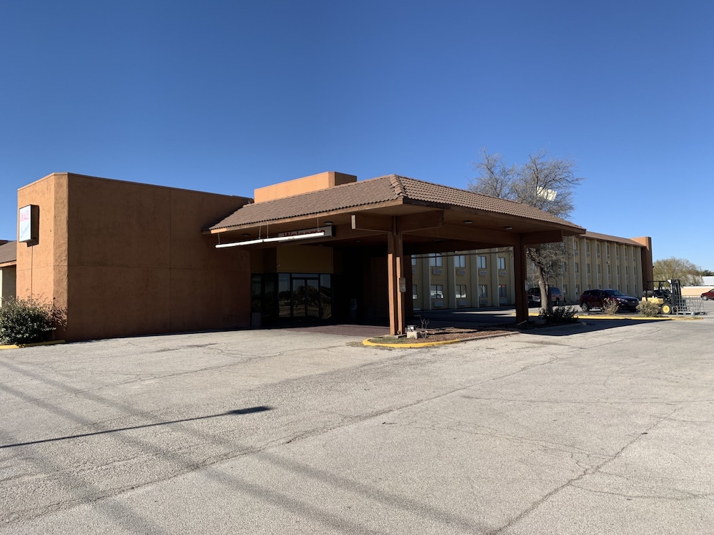 Travelodge by Wyndham Odessa - photo 20