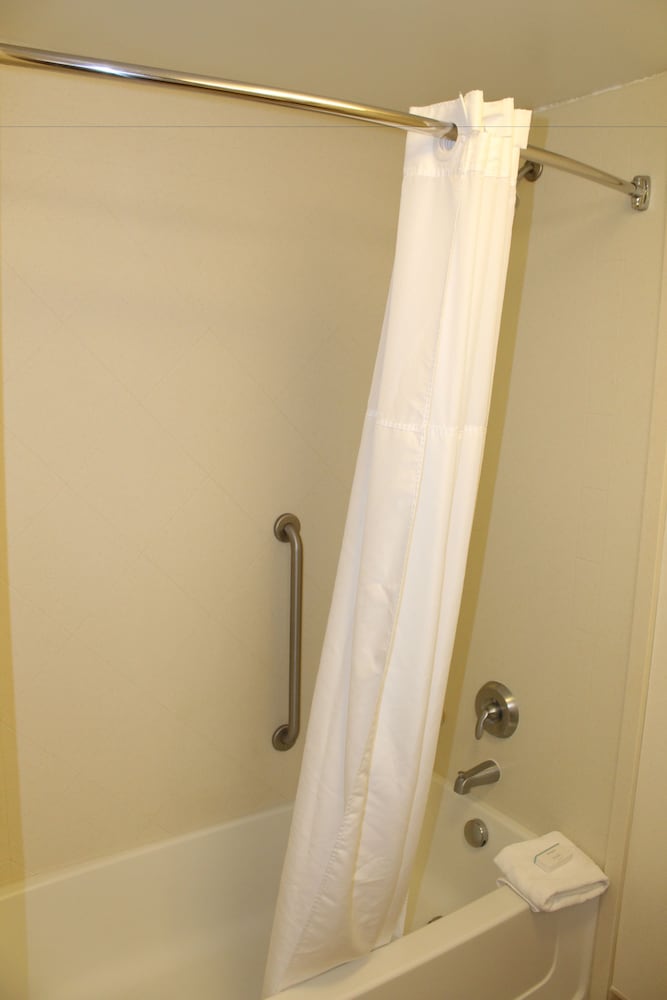 Hampton Inn Gloucester - photo 21