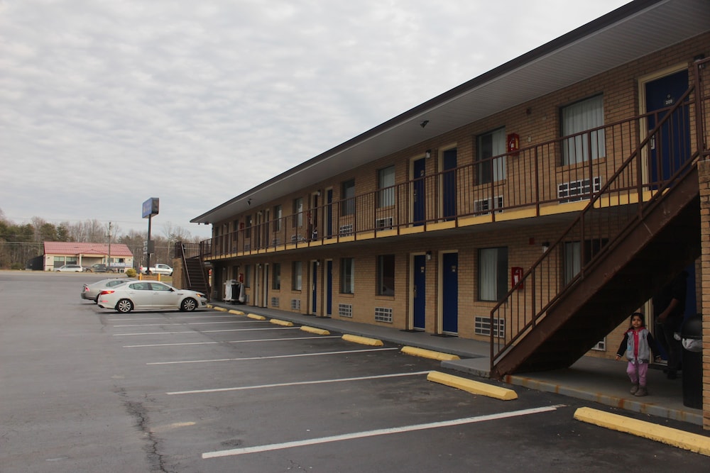 Americas Best Value Inn Fredericksburg N - photo 48