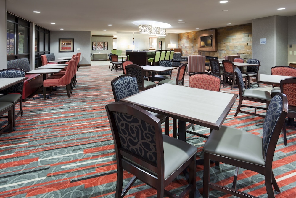 Holiday Inn Express & Suites Bloomington MPLS Arpt Area W by IHG - photo 30