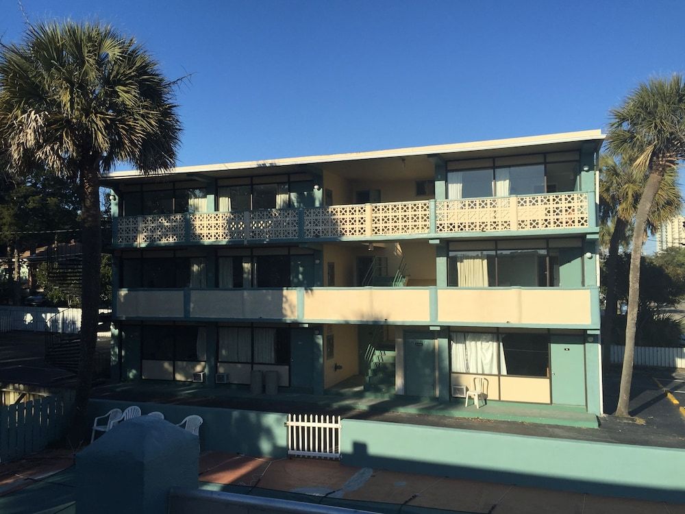 Calypso Motor Inn - photo 40