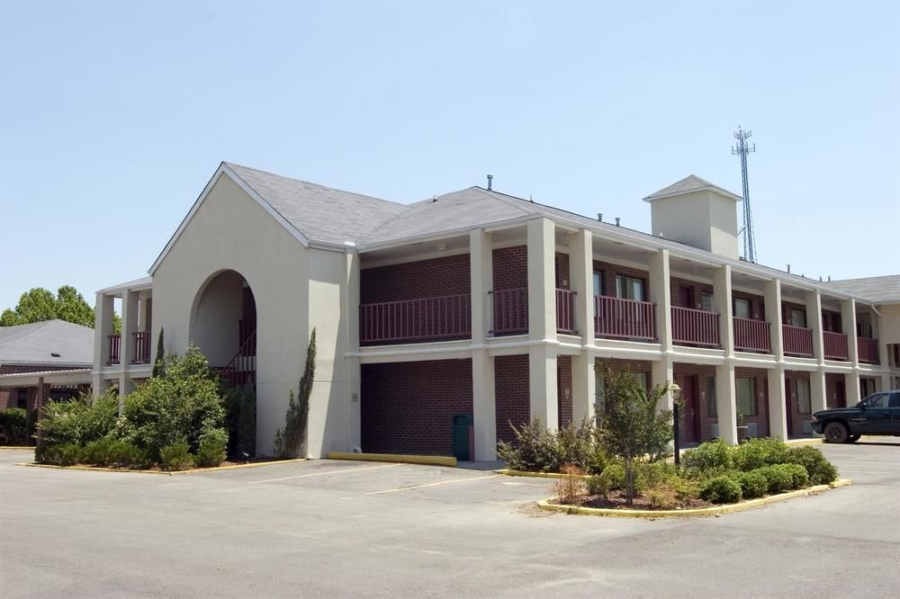 Best Western Oak Tree Inn in Macon, United States