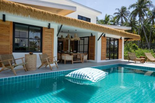 Luxury Beachhouse Manao Villas — 4-Star Luxury Hotel in Ko Lanta, Thailand