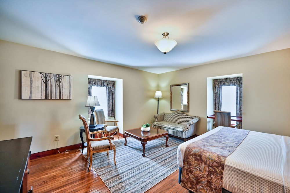 Tom Quick Inn - photo 15