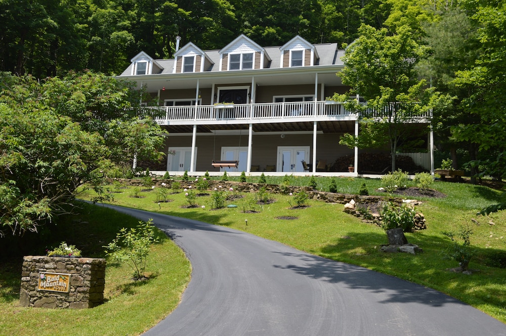 Bald Mountain House Inn at the Wolf Laurel Resort in Mars Hill, United States