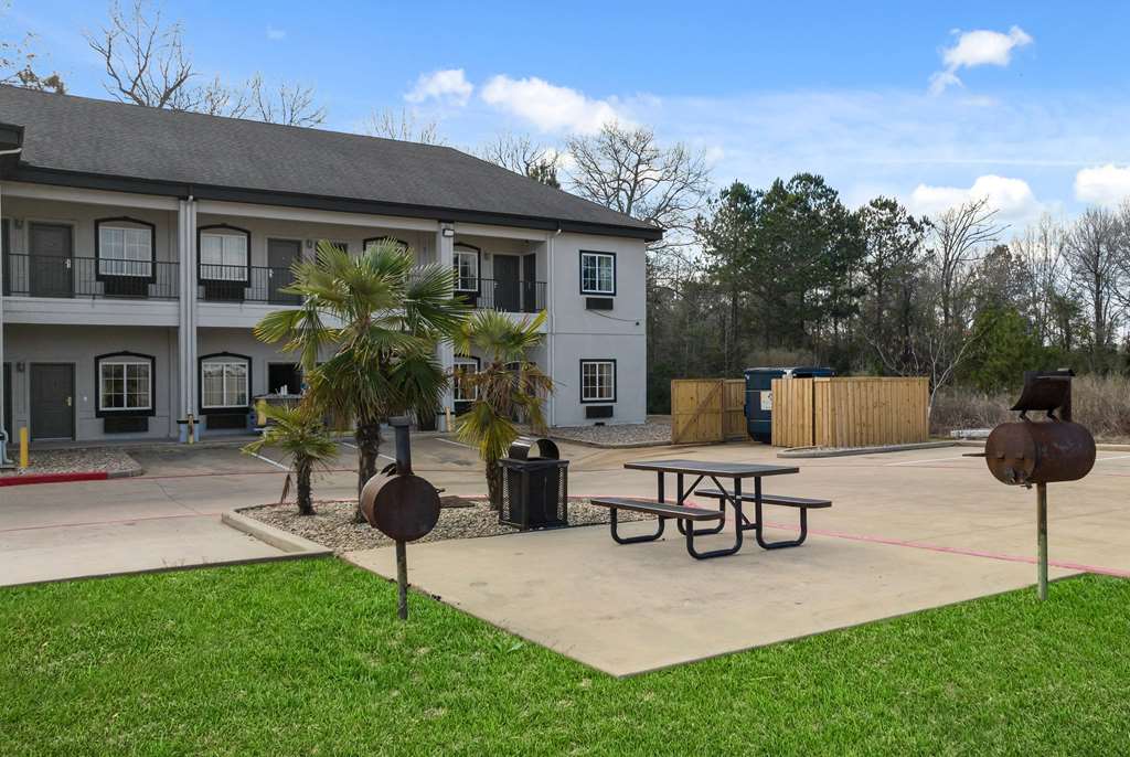 Super 8 by Wyndham Carthage TX - photo 5