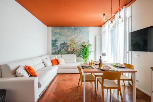 Urban Cottage Free Parking Private Garden — 4-Star Luxury Hotel in Bologna, Italy