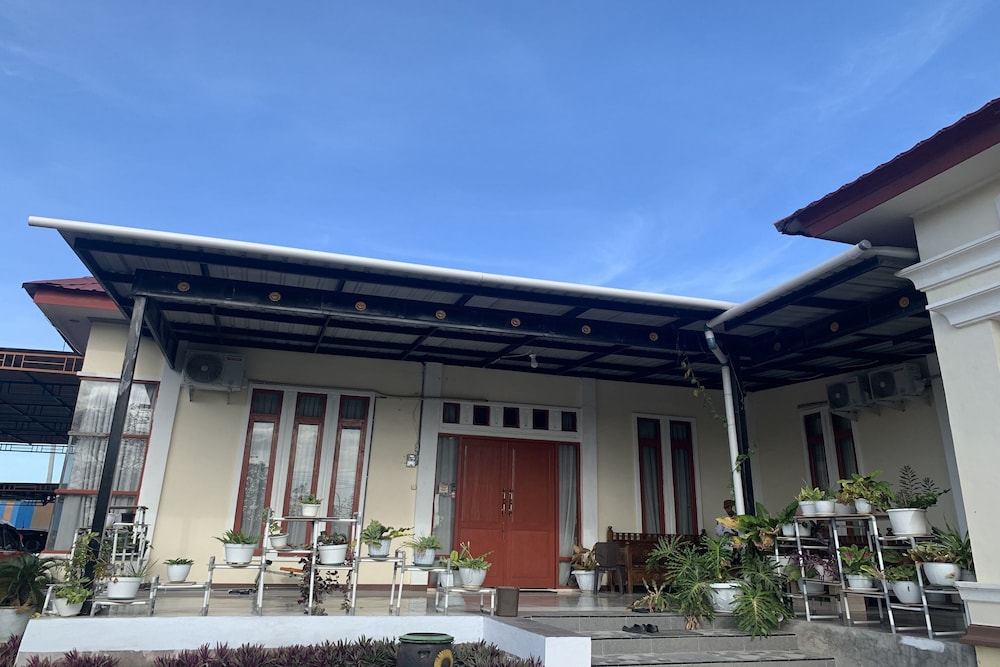 Hotel O Kost Hidayat Syariah — Palopo