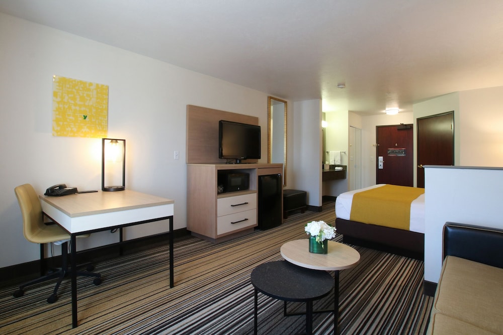 Oxford Suites Spokane Valley - photo 10