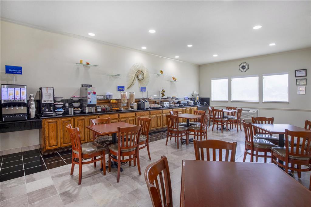Best Western Limestone Inn & Suites - photo 5