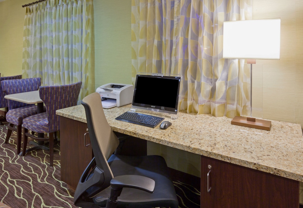 Holiday Inn Express Hotel & Suites St. Paul Woodbury by IHG - photo 66