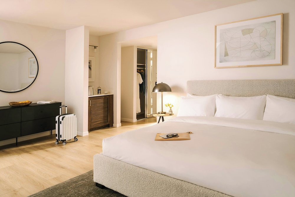 La Ensenada Hotel Laguna Beach Sonder by Marriott Bonvoy - photo 17