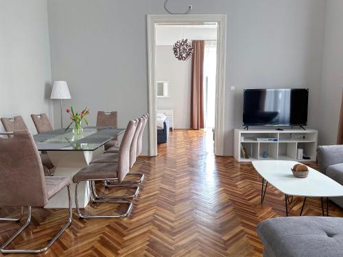 Sunny Castle Apartment — 4-Star Luxury Hotel in Budapest, Hungary