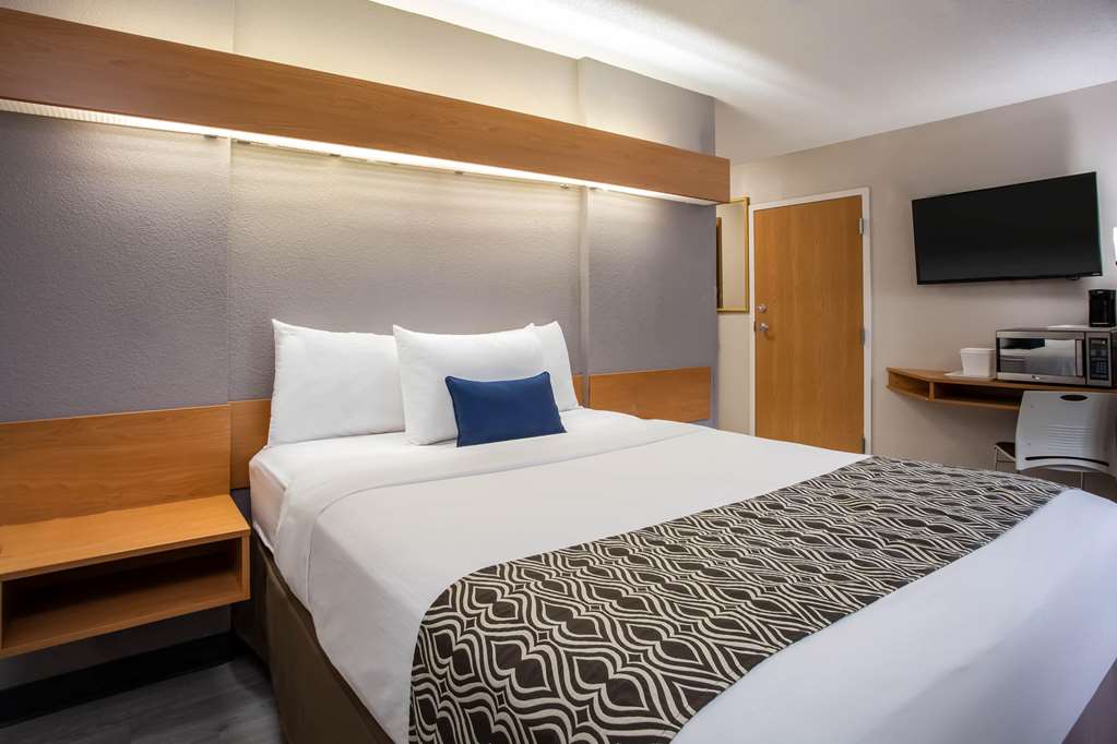 Microtel Inn & Suites by Wyndham Southern Pines Pinehurst - photo 13