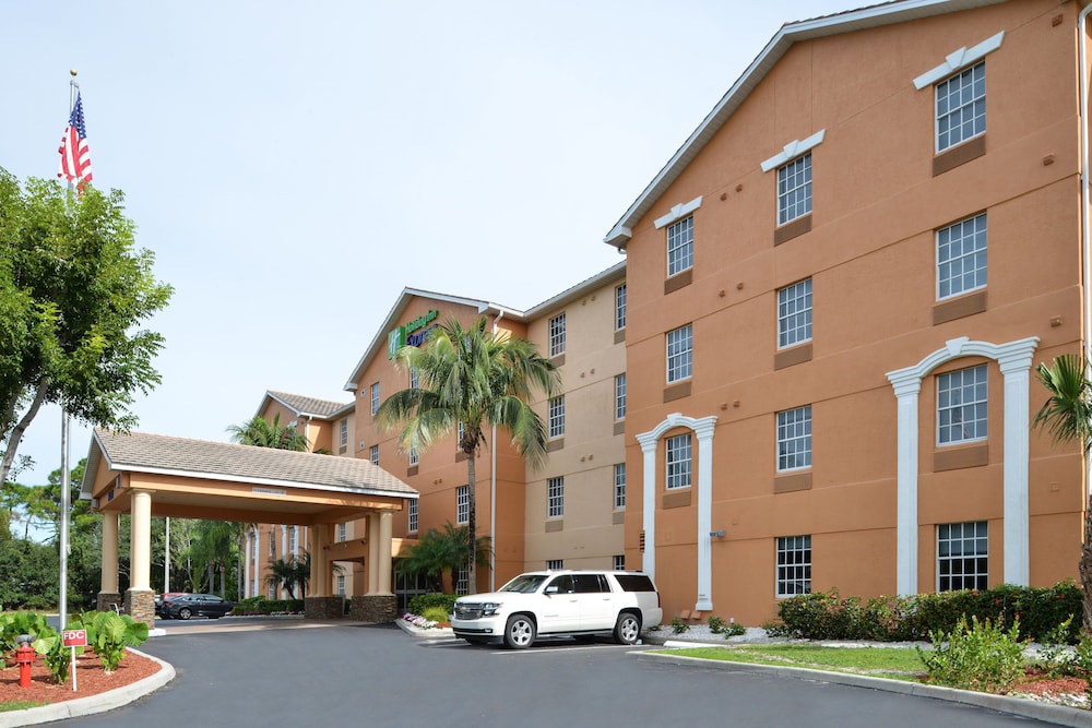 Holiday Inn Express & Suites Naples North Bonita Springs by IHG - photo 55