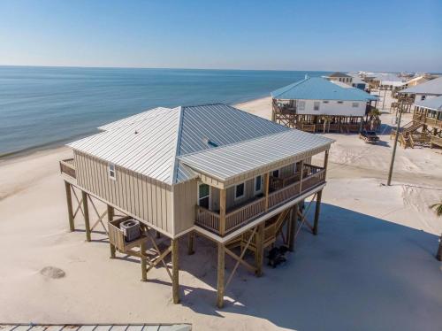 057 Summer Wave in Dauphin Island, United States