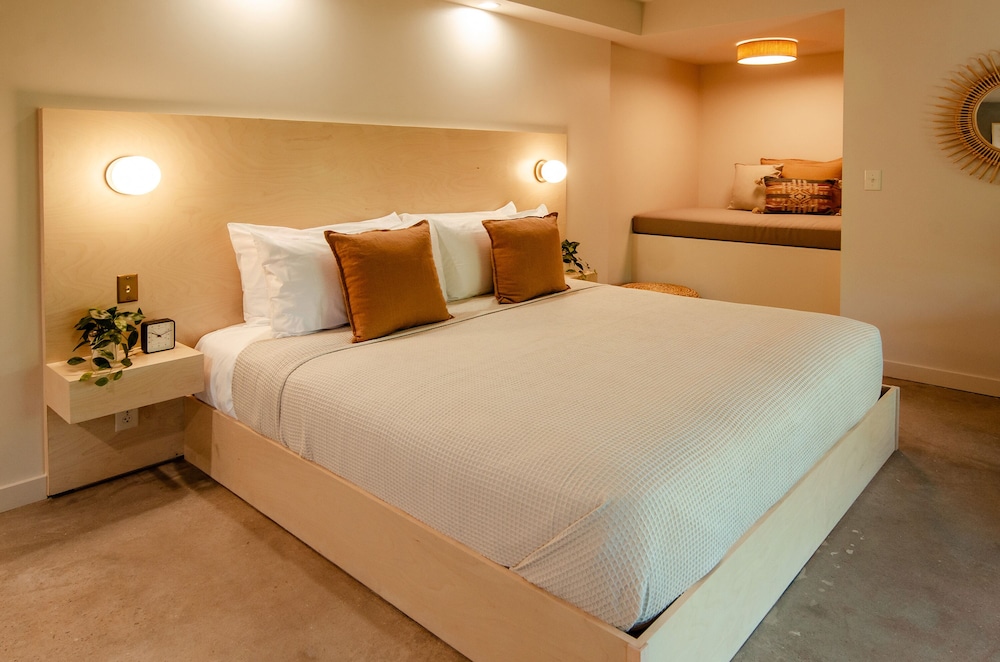 Brut Hotel - photo 18