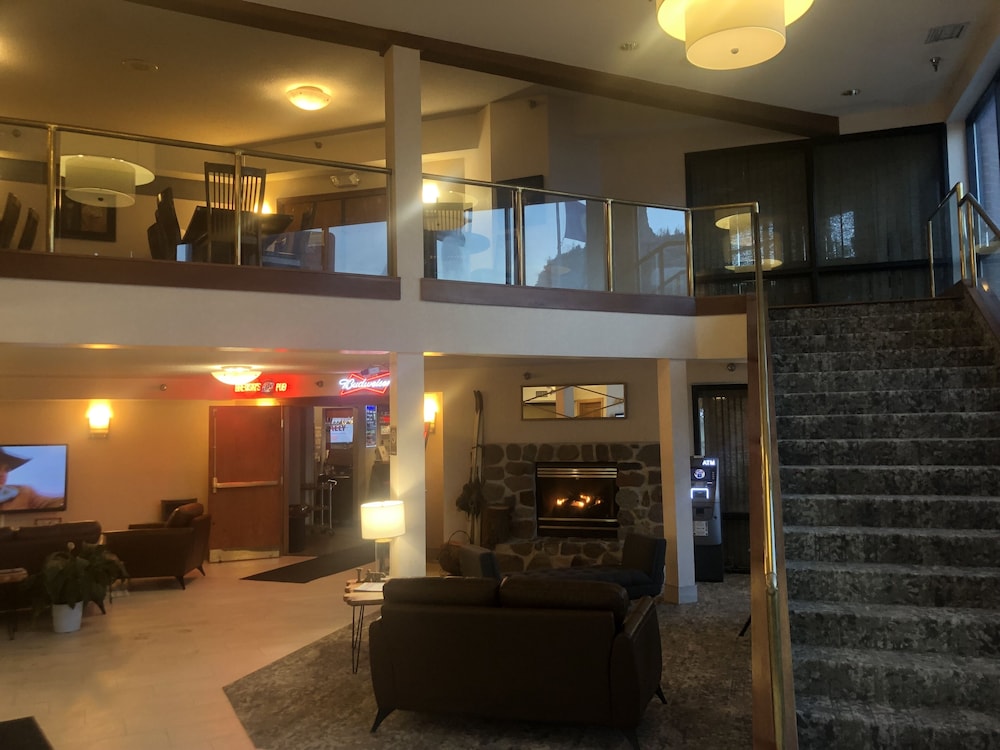 Express Suites Riverport Inn & Suites - photo 2