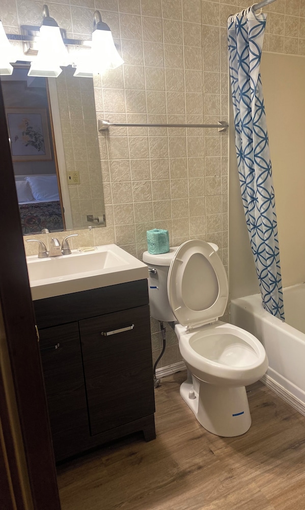 Barberry Court Motel - photo 23