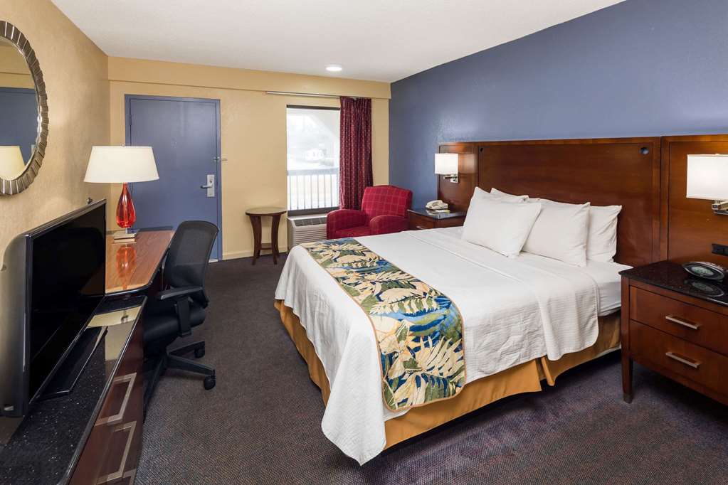 Days Inn by Wyndham Walterboro - photo 11