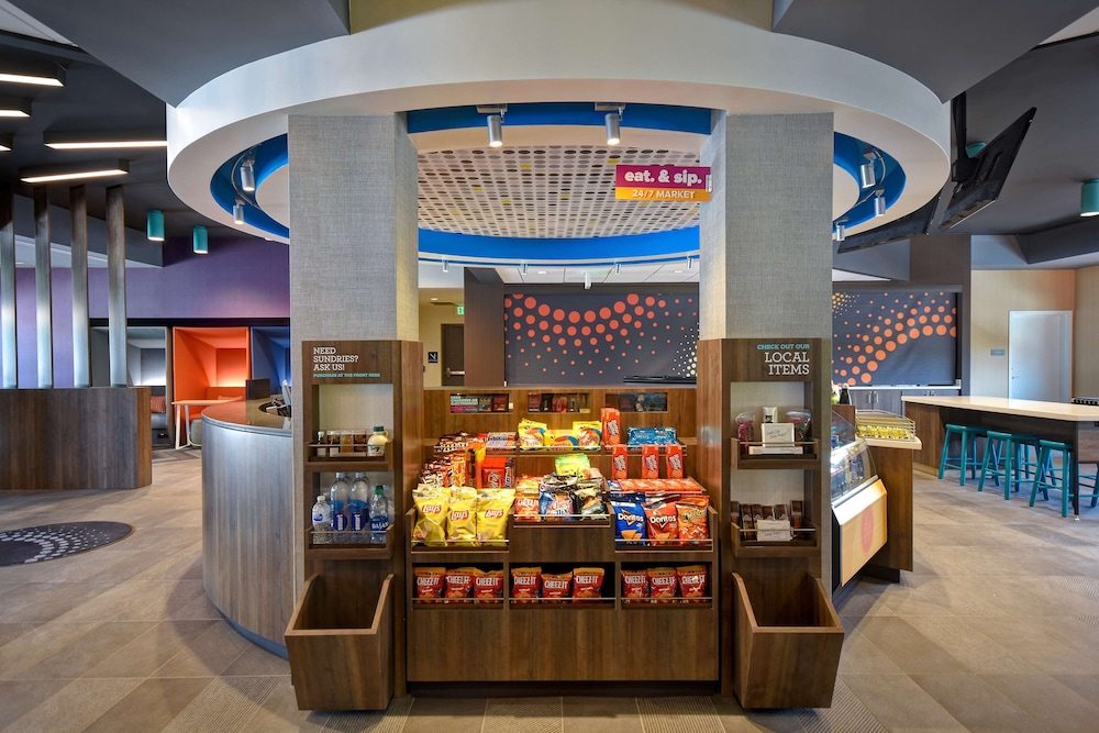 Tru by Hilton Manchester Downtown - photo 9
