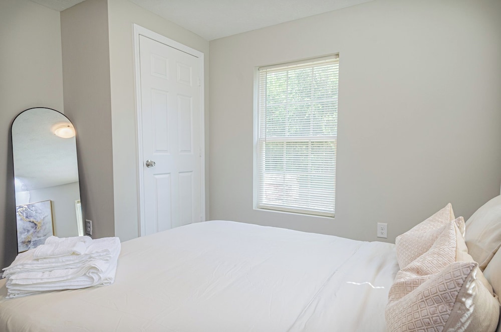 Modern Columbus Haven Military — hotel near Columbus Airport